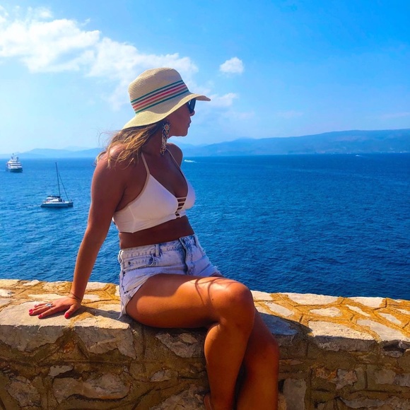 Meet your Posher, Jennifer - Picture 3 of 8